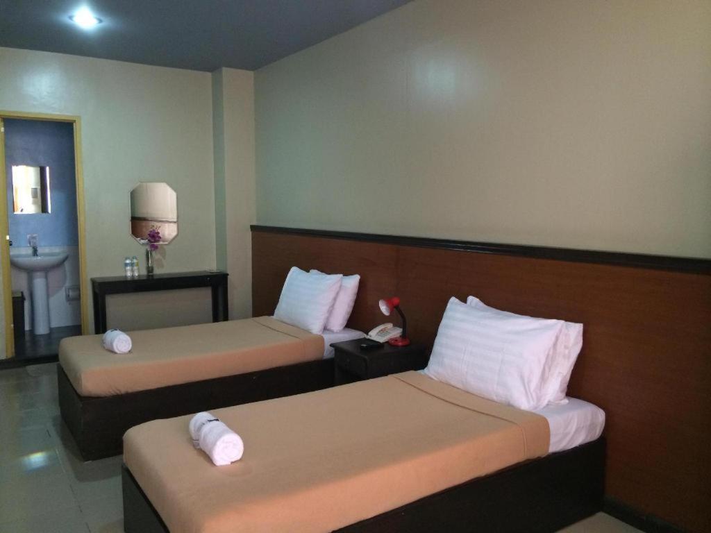 Ati-Atihan Festival Hotel Kalibo Bagian luar foto