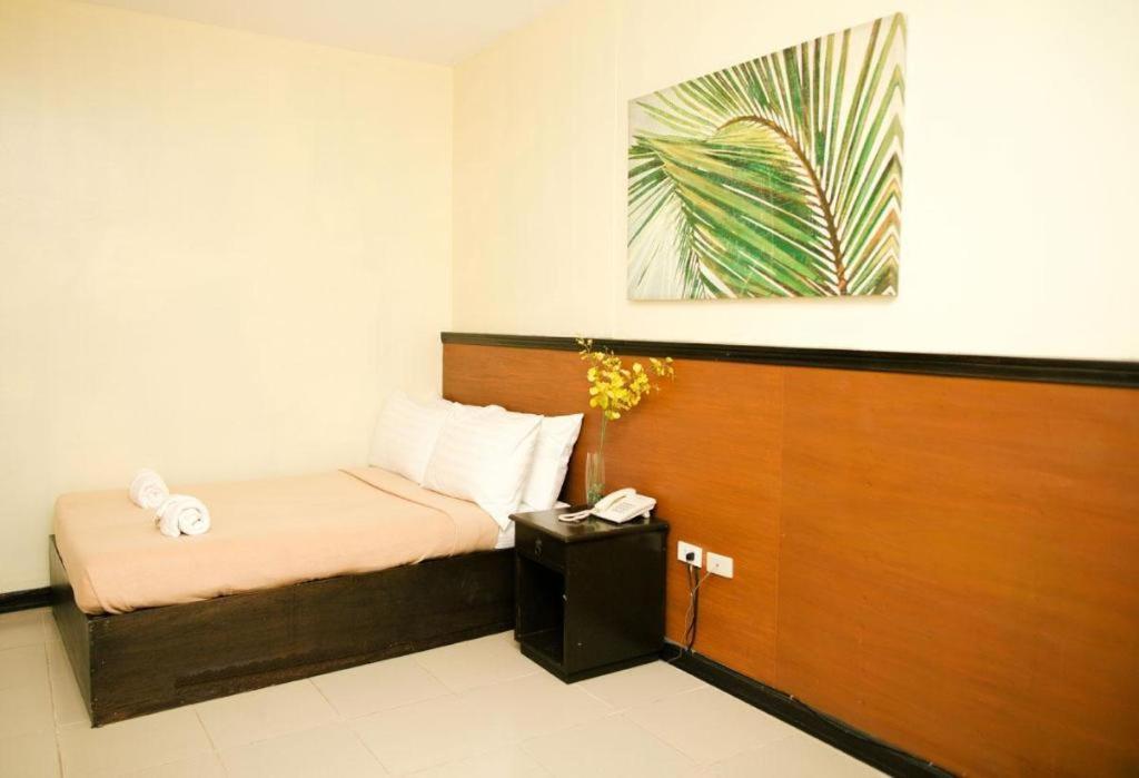 Ati-Atihan Festival Hotel Kalibo Bagian luar foto