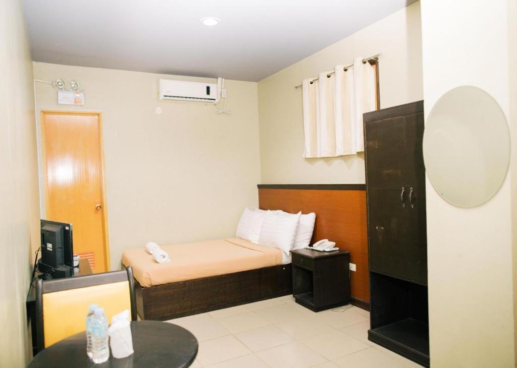 Ati-Atihan Festival Hotel Kalibo Bagian luar foto