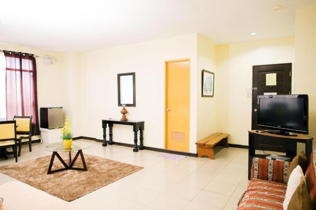 Ati-Atihan Festival Hotel Kalibo Bagian luar foto