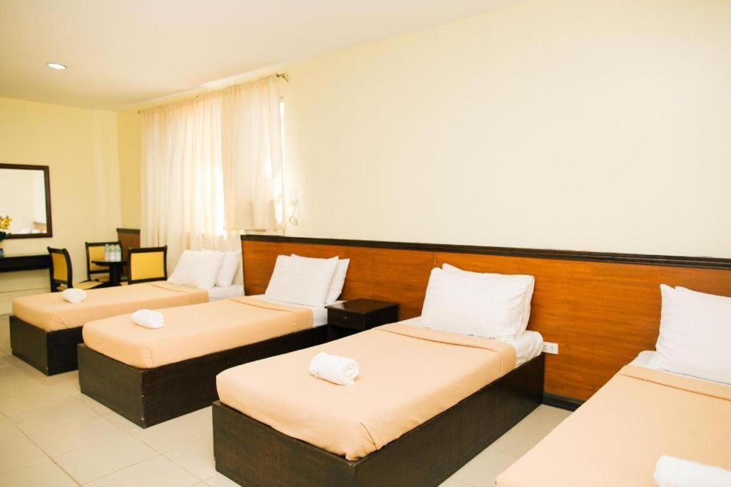 Ati-Atihan Festival Hotel Kalibo Bagian luar foto