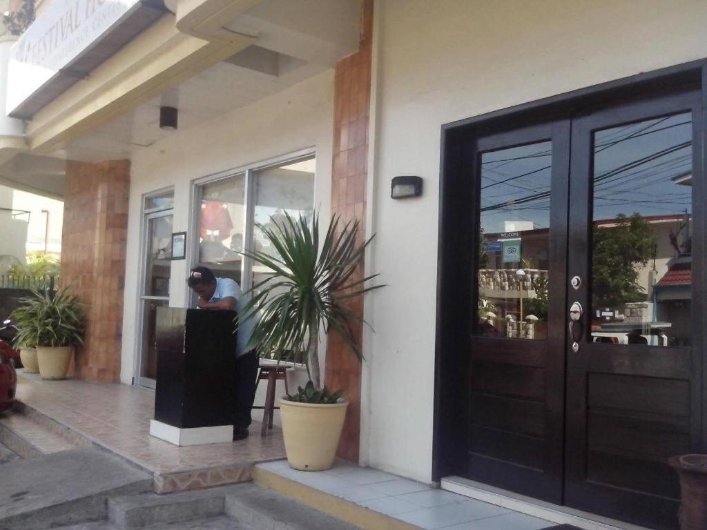 Ati-Atihan Festival Hotel Kalibo Bagian luar foto